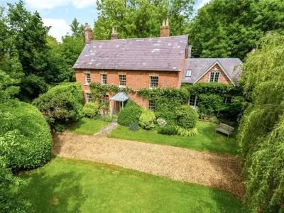bishops cannings former bourton farmhouse